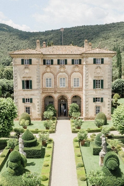 Vertical picture of stunning Villa Cetinale facade with gardens