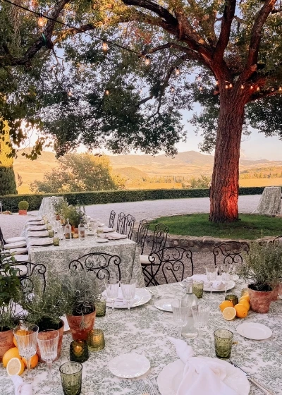 Welcome dinner set up for tasty bbw in Borgo di Castelvecchio's courtyard 