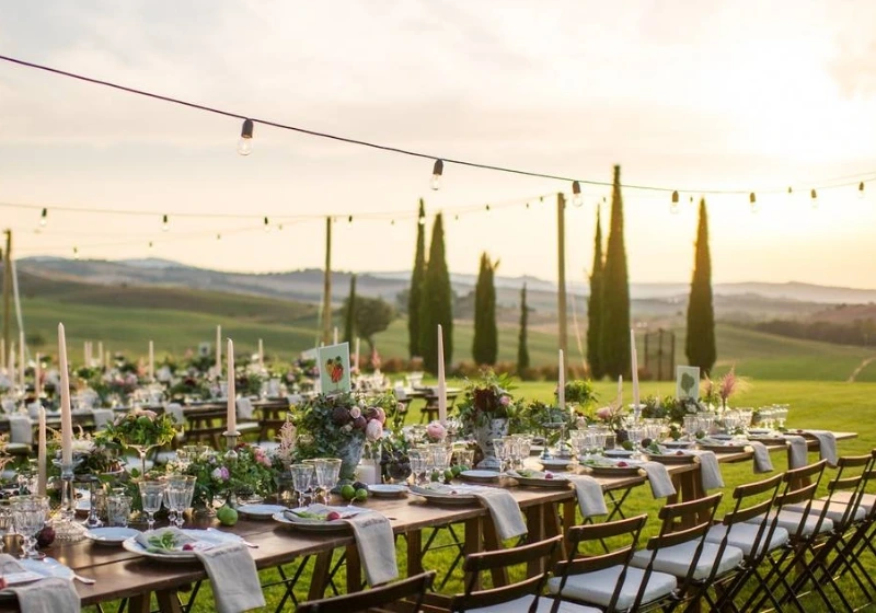 Close up of a wedding dinner in the val d'orcia landscape 