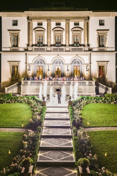 Vertical photo of a wedding at villa Cora, Florence
