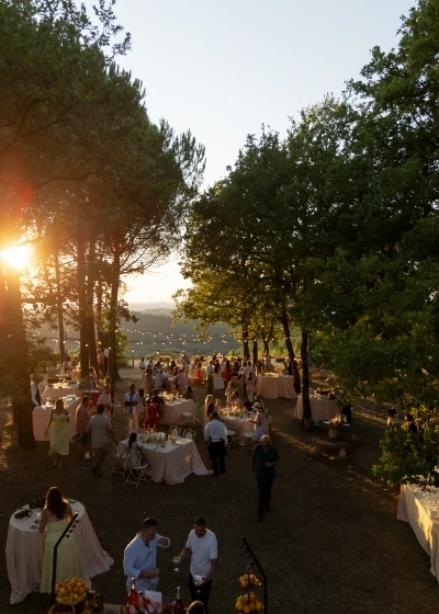 Photo of a wedding aperitif at the sunset hour