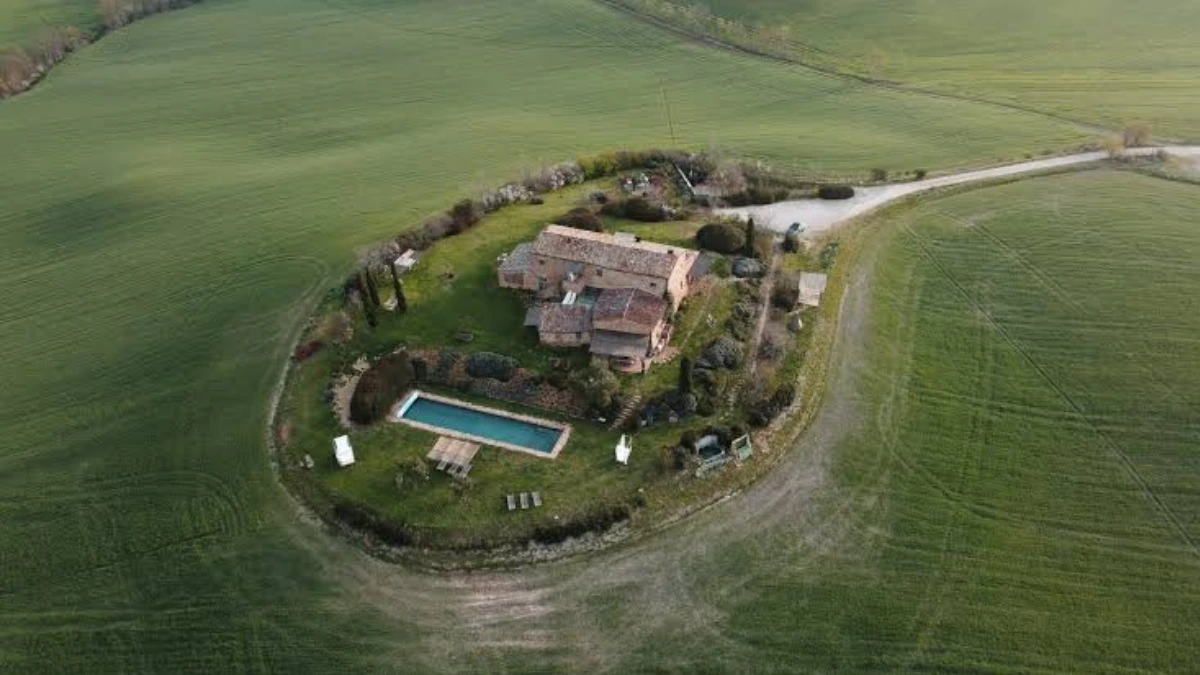 Wedding transportation in tuscany