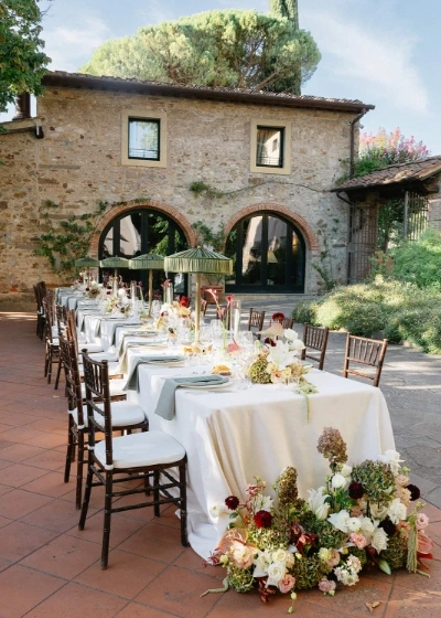 Wedding dinner in the terrace of Borgo i Vicelli
